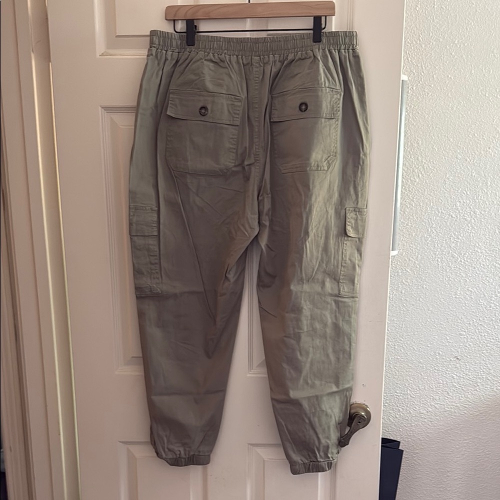 Women's Olive Cargo Pants - Picture 2 of 2